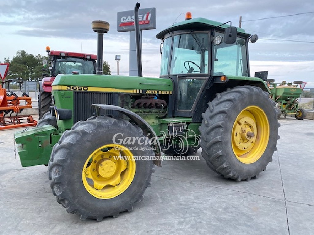 Tractor JOHN DEERE 3650 Tractor JOHN DEERE 3650