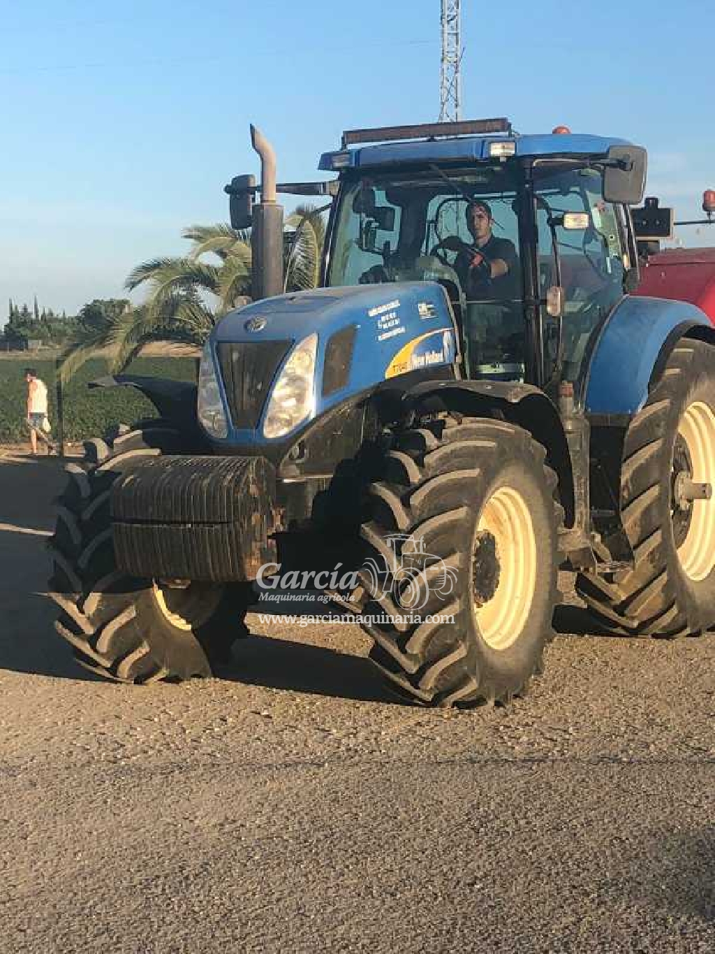 Tractor NEW HOLLAND 7040 SIDEWINER Tractor NEW HOLLAND 7040 SIDEWINER