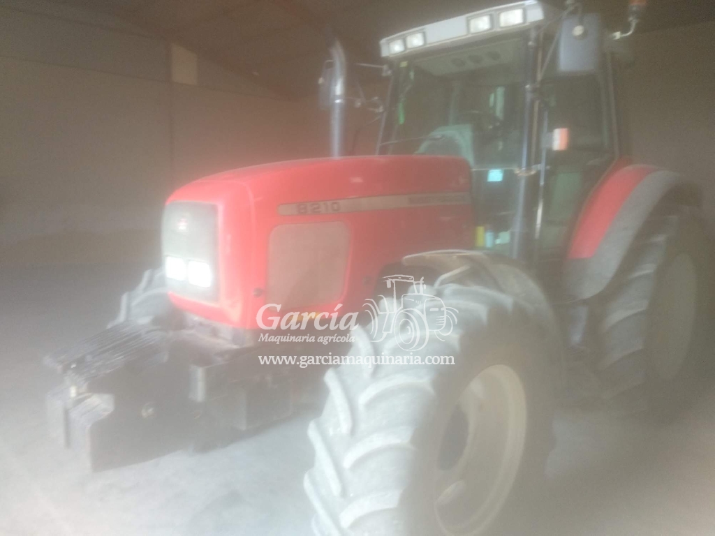 Tractor MASSEY FERGUSON 8210 POWERSHIFT Tractor MASSEY FERGUSON 8210 POWERSHIFT