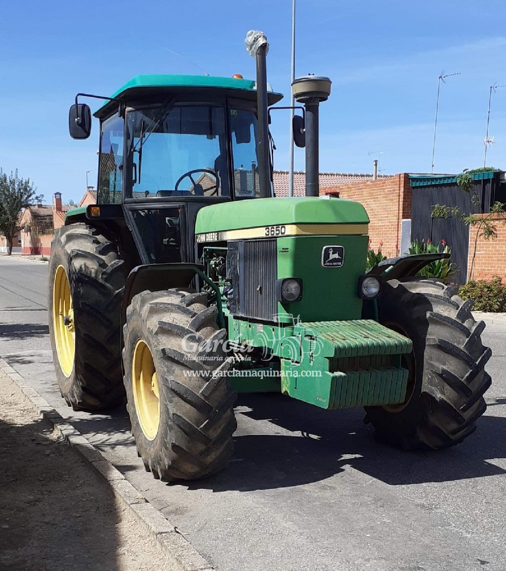 Tracteur JOHN DEERE 3650 Tracteur JOHN DEERE 3650