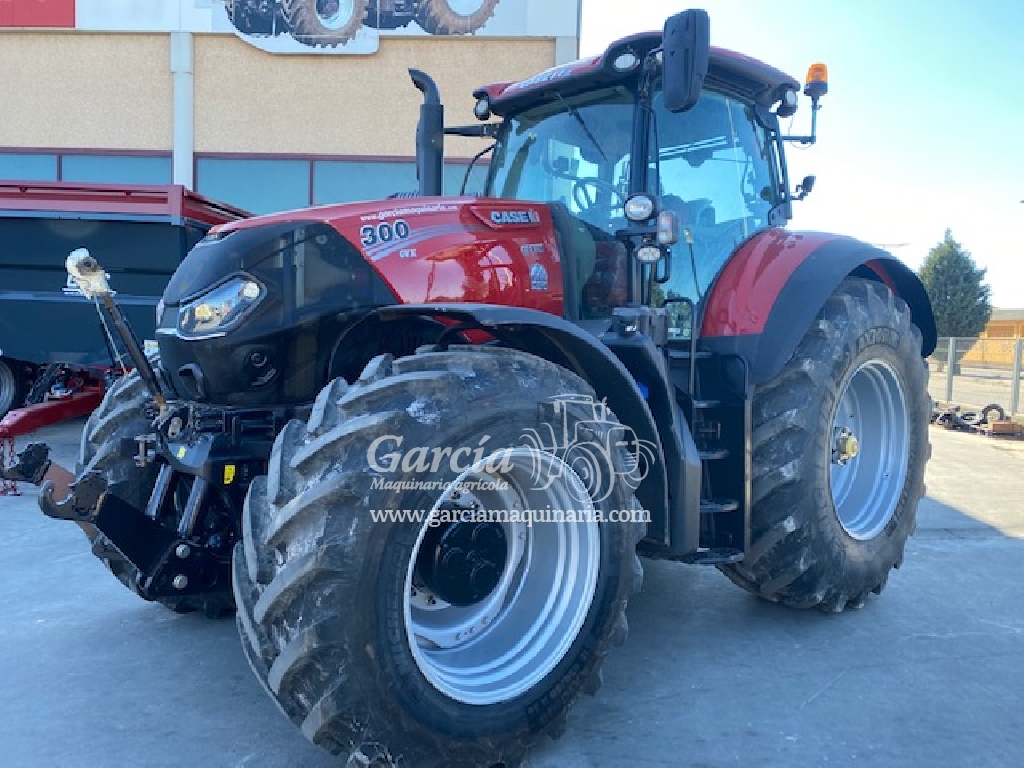 Tractor CASE OPTUM 300 CVX Tractor CASE OPTUM 300 CVX