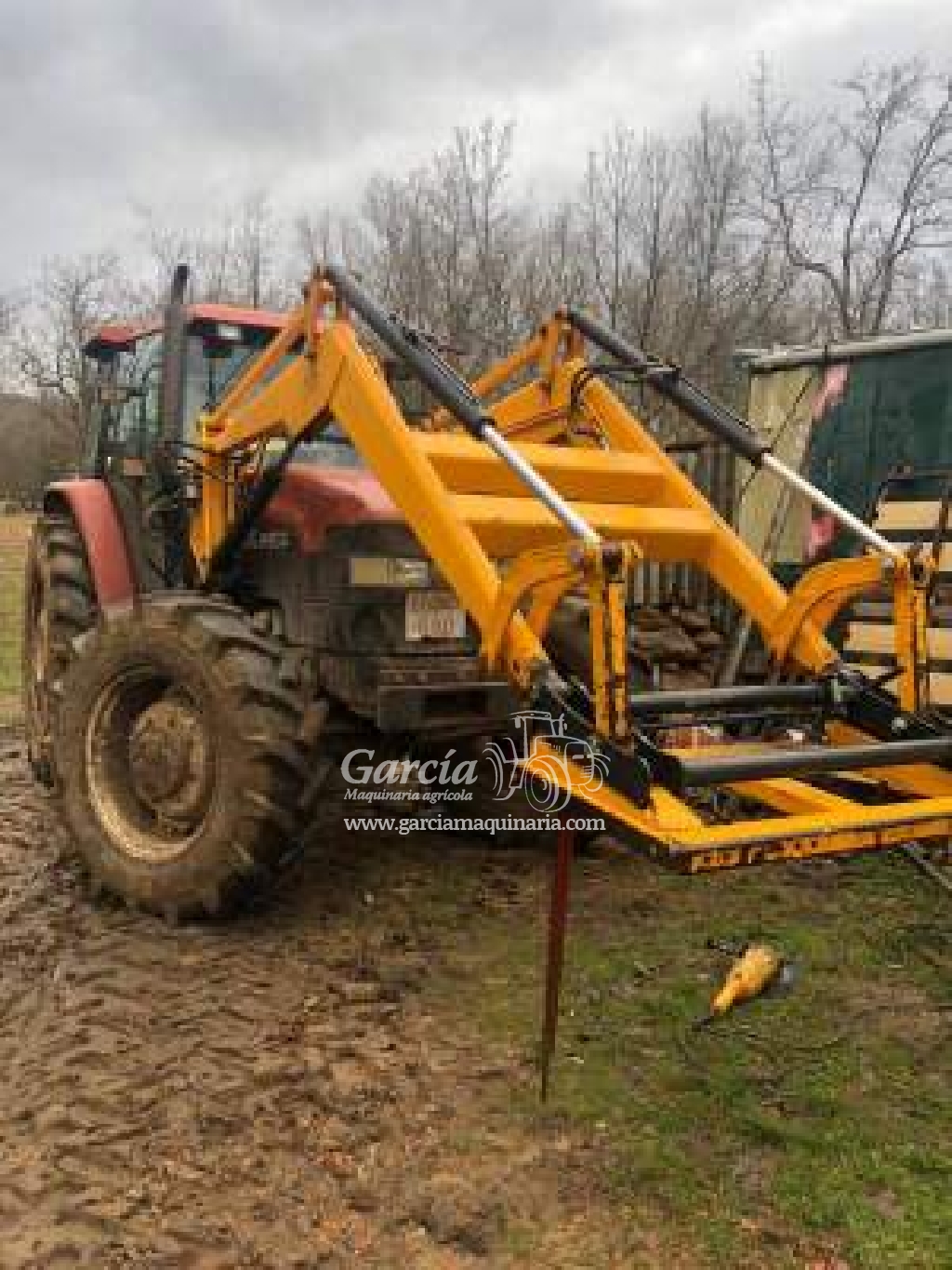 Tractor NEW HOLLAND M 100 PALA B3 Tractor NEW HOLLAND M 100 PALA B3