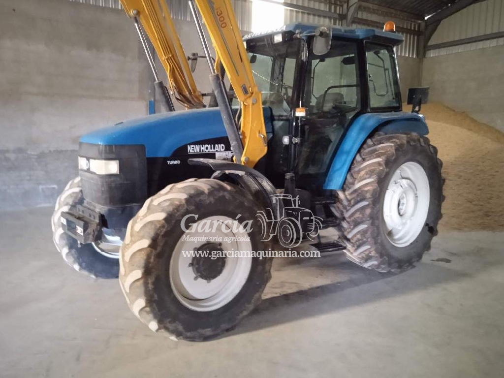 Tractor NEW HOLLAND 8260