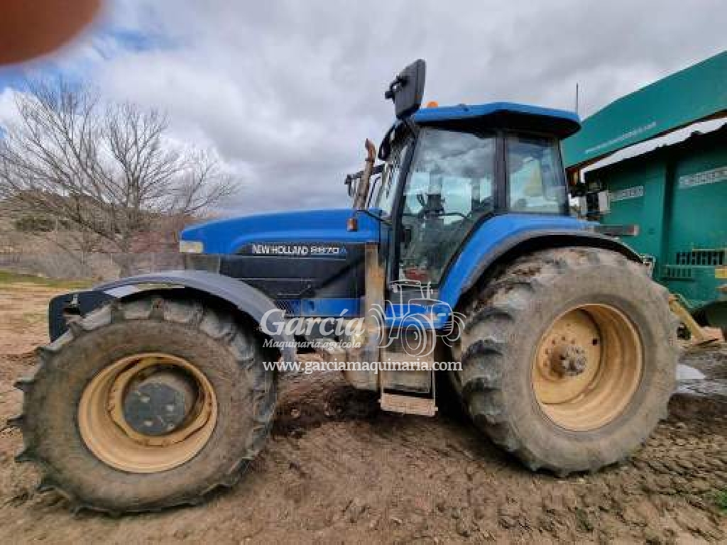 Tracteur NEW HOLLAND 8870A Tracteur NEW HOLLAND 8870A