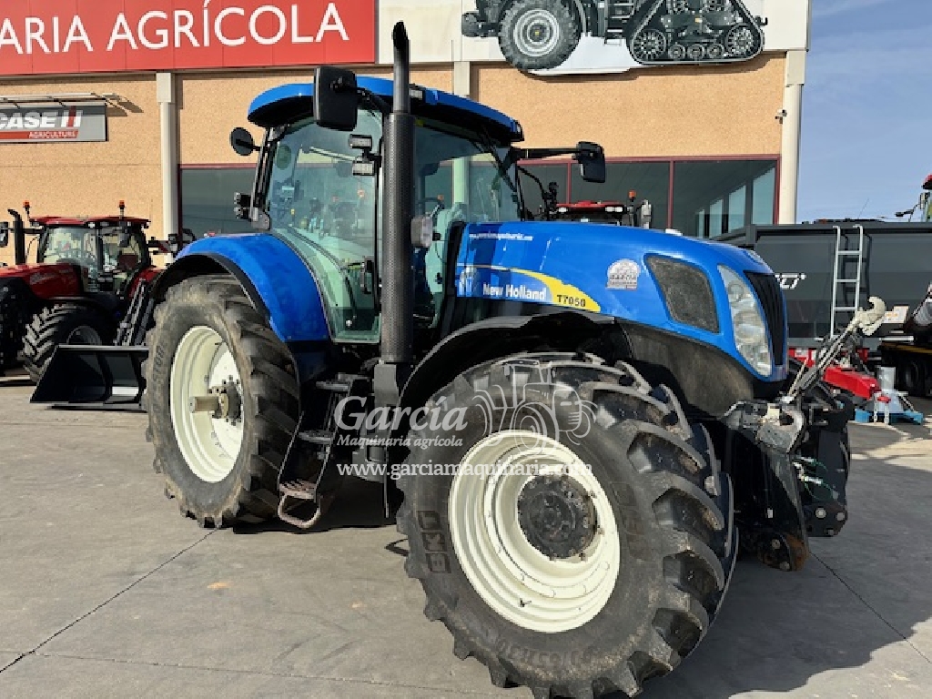 Tractor NEW HOLLAND T7 7050